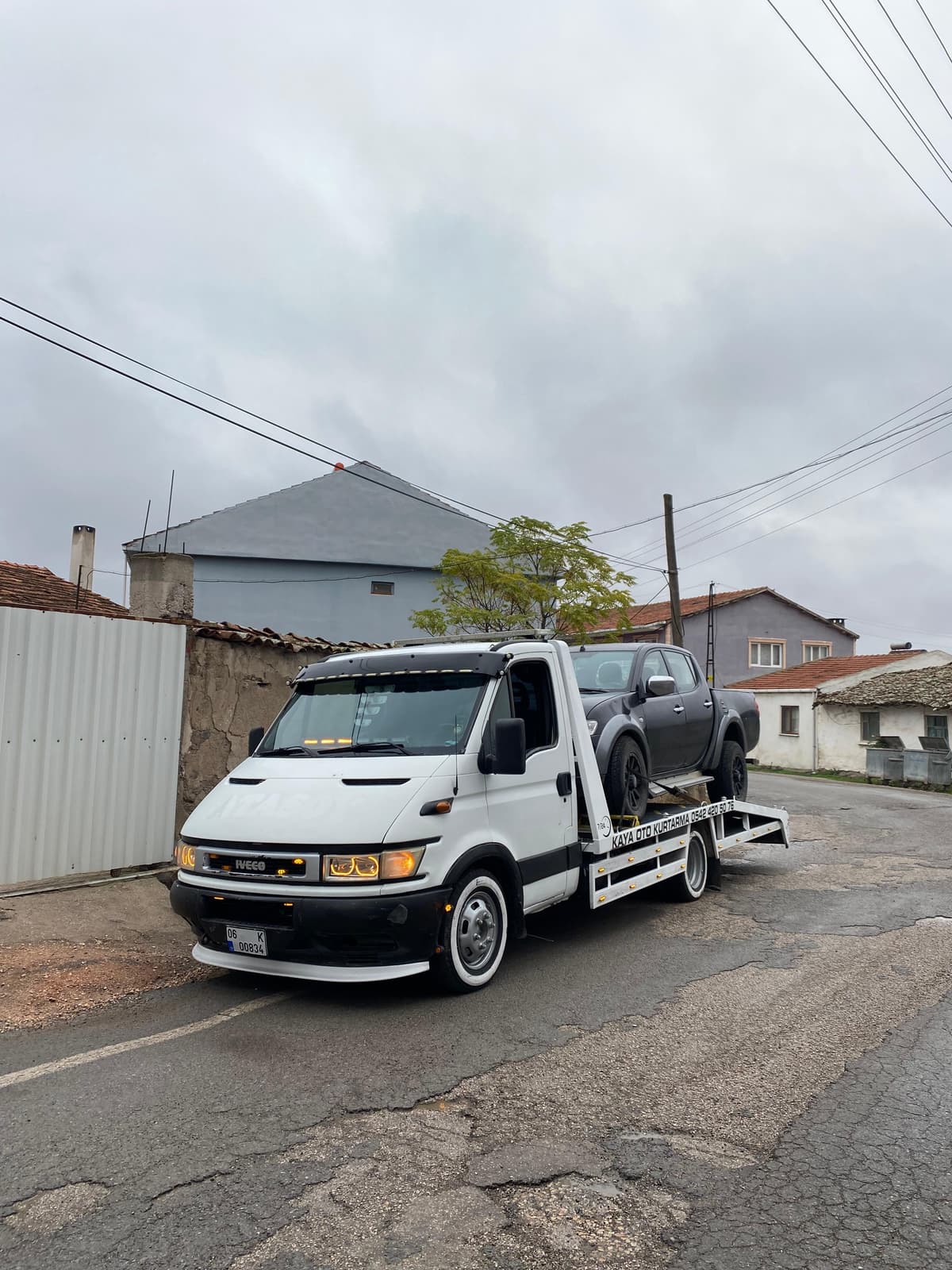 Yolda kalmış sürücü